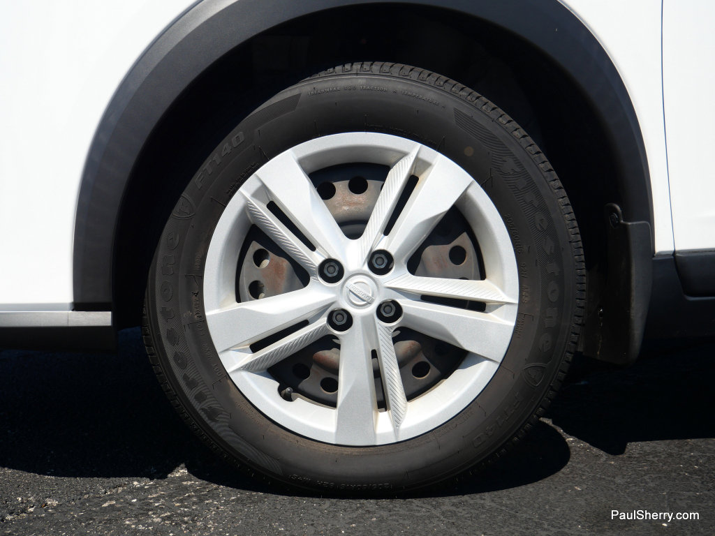 Used 2023 Nissan Kicks S image 16