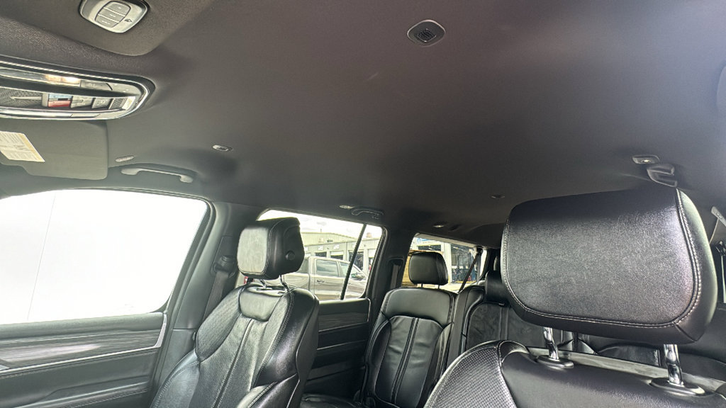 Used 2024 Jeep Wagoneer L Series II w/ Flexible Seating Group RWD image 14