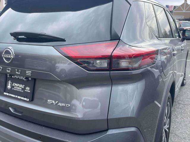 Used 2023 Nissan Rogue SV image 4