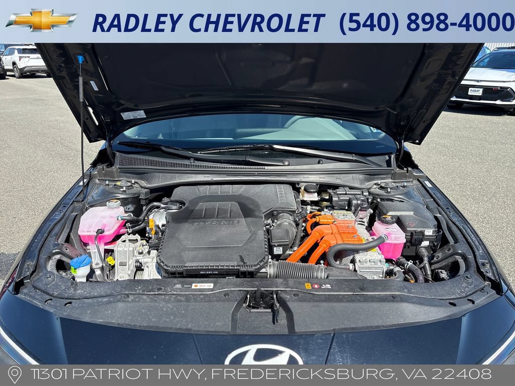 Used 2025 Hyundai Elantra Hybrid FWD image 15