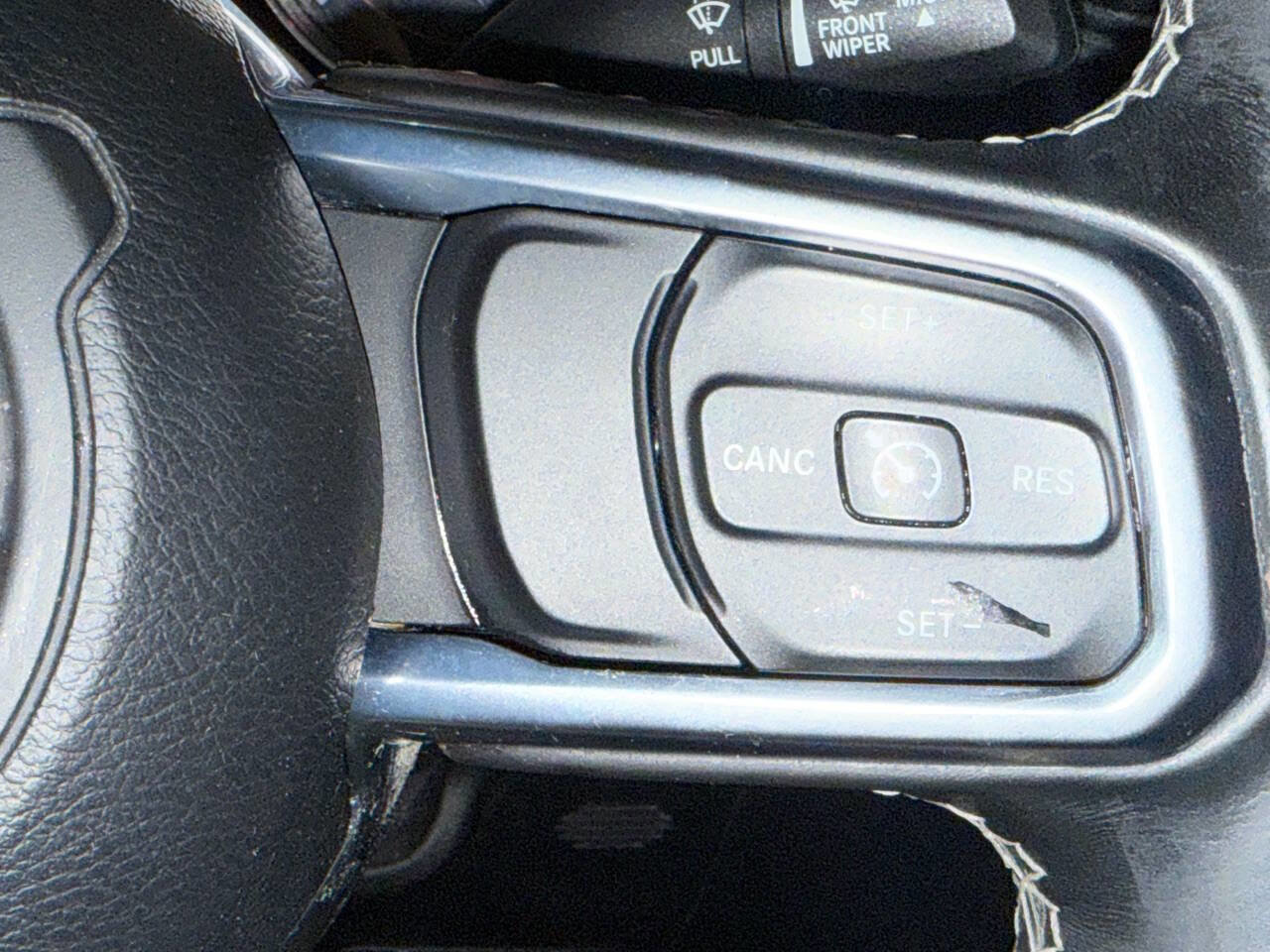 Used 2020 Jeep Gladiator Overland w/ Cold Weather Group AWD/4WD image 39