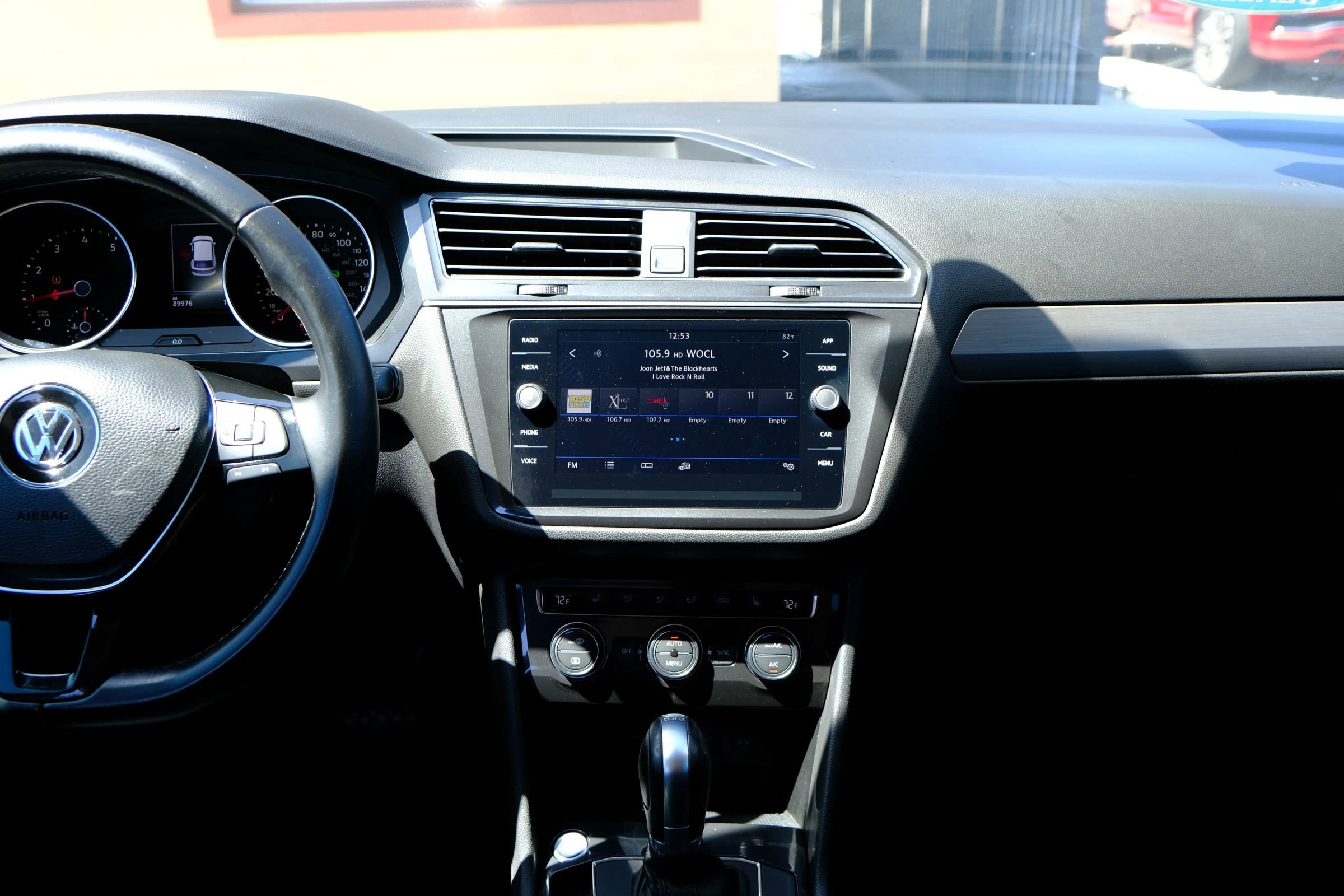 Used 2018 Volkswagen Tiguan SE FWD image 27