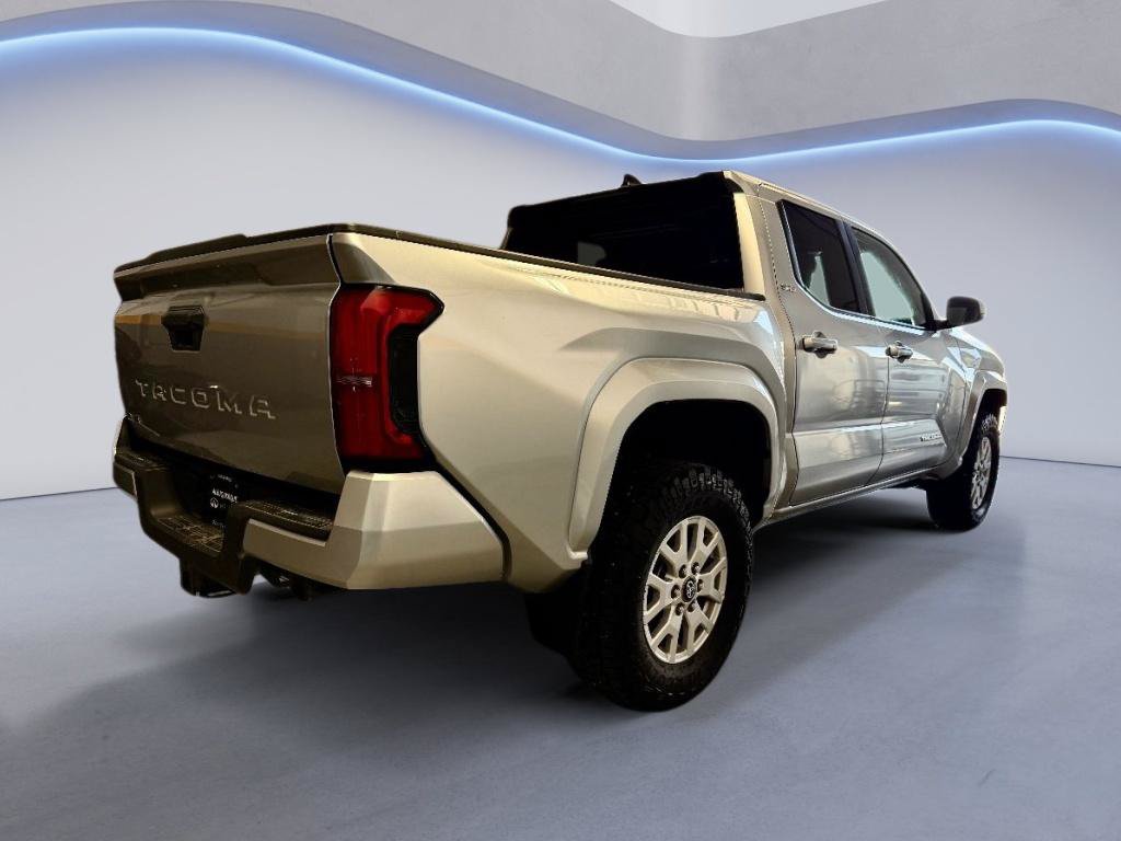 Used 2024 Toyota Tacoma SR5 AWD/4WD image 8