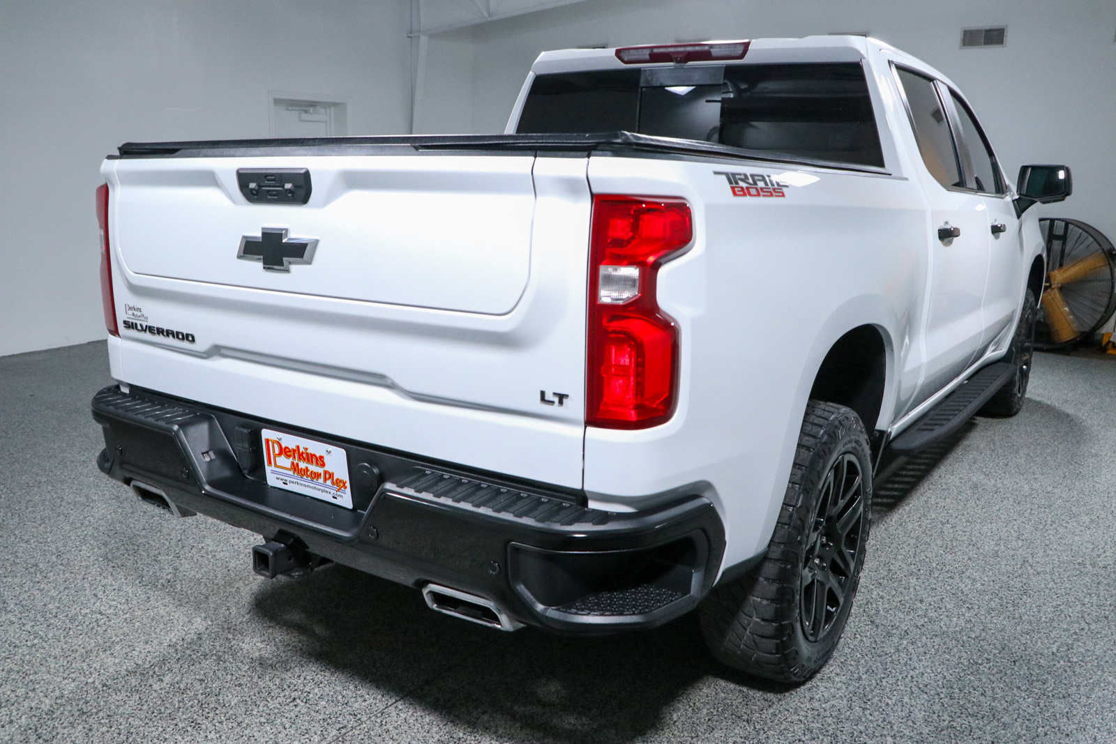 Used 2024 Chevrolet Silverado 1500 LT Trail Boss w/ LT Trail Boss Premium Package AWD/4WD image 7