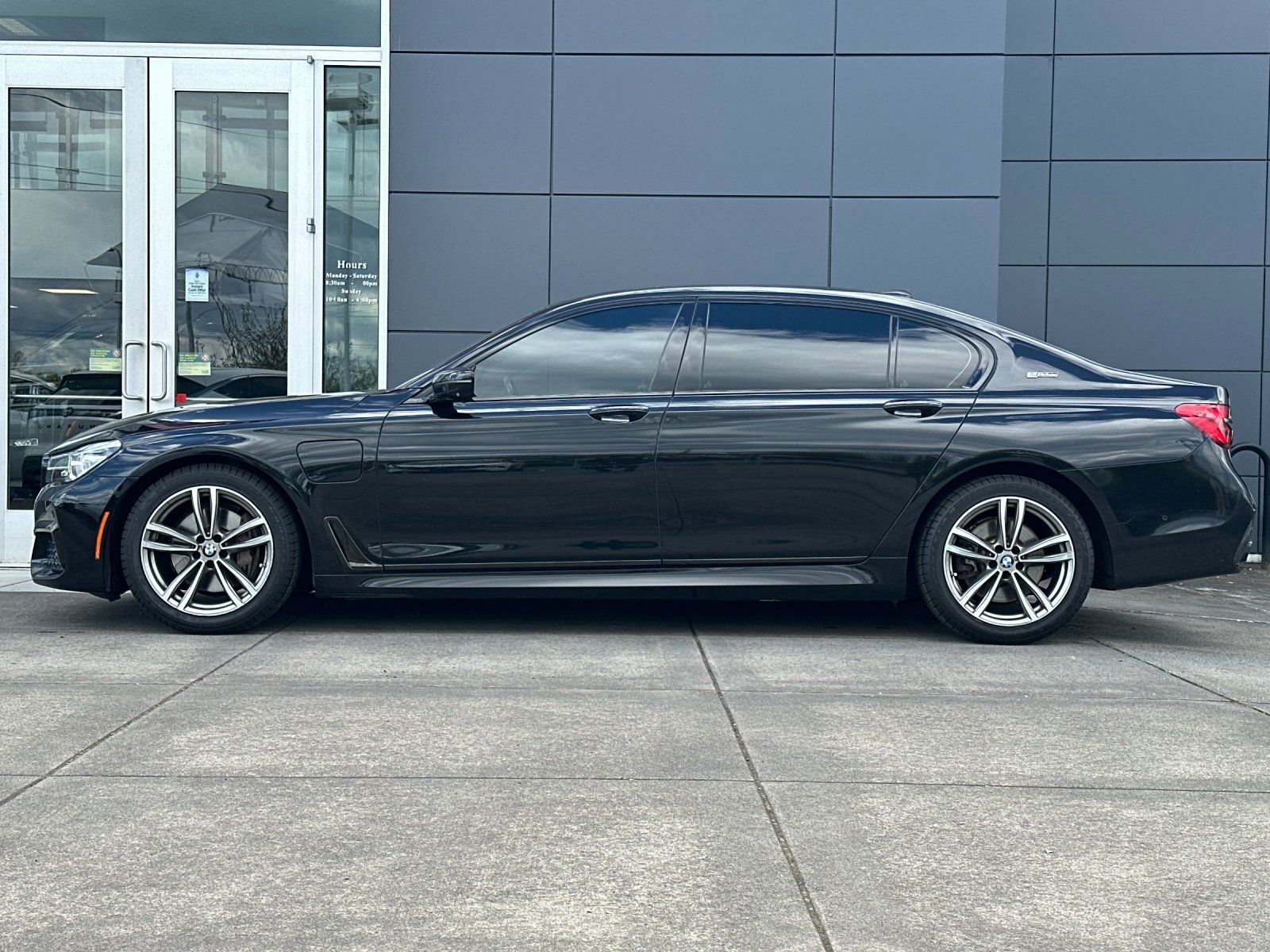 Used 2017 BMW 740e xDrive AWD/4WD image 6