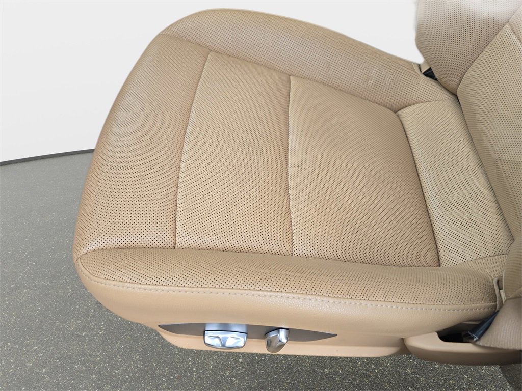 Used 2011 Porsche Panamera 4 image 32