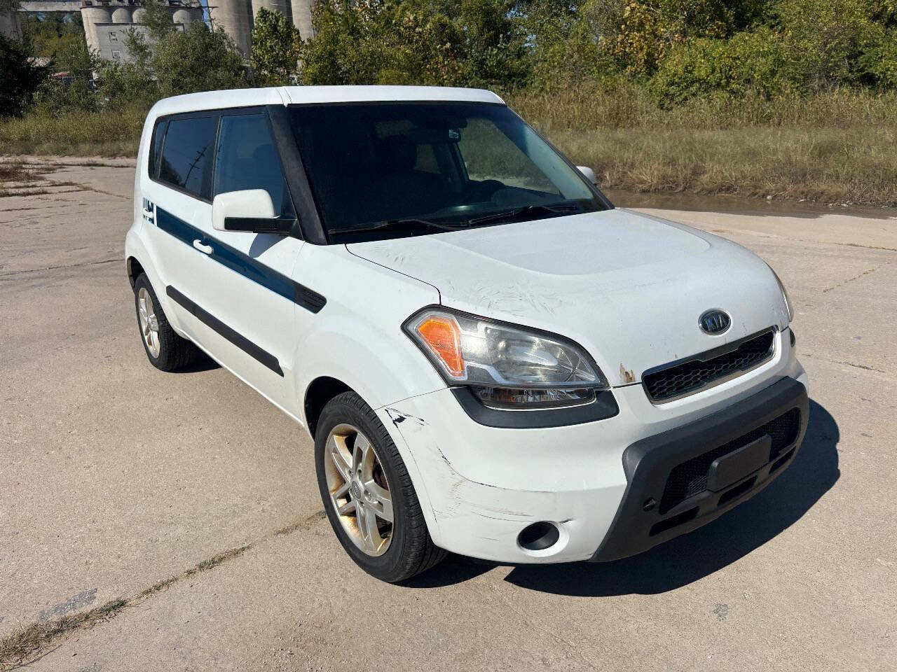 Used 2011 Kia Soul + image 2