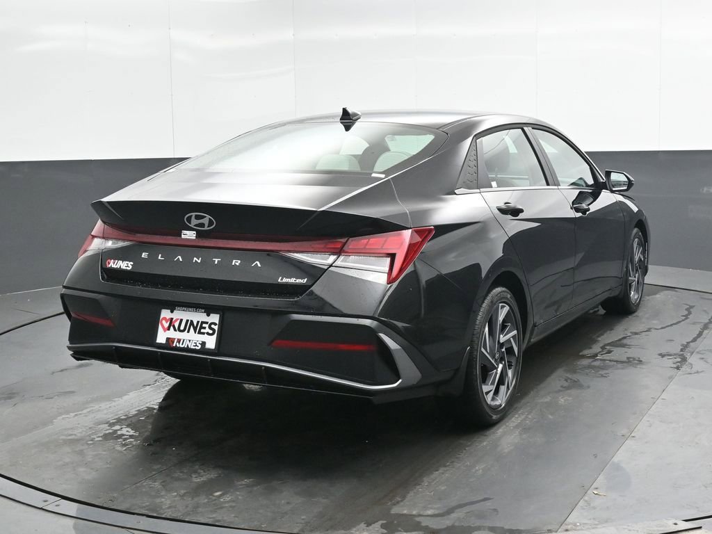 New 2026 Hyundai Elantra Limited FWD image 2