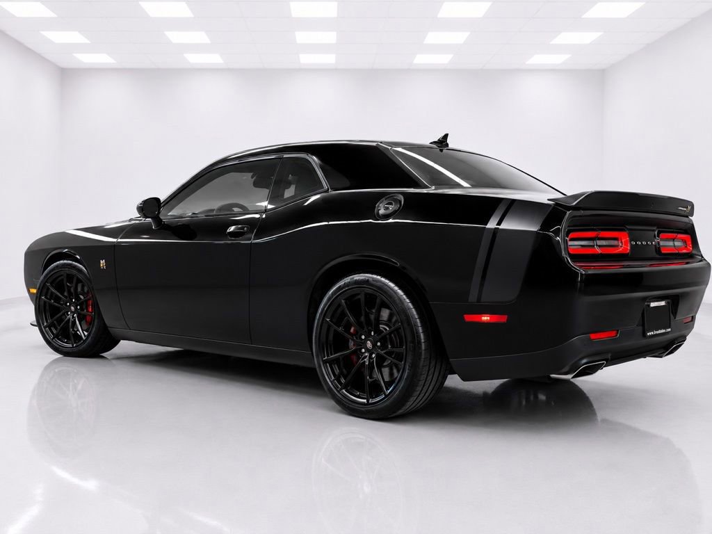 Used 2022 Dodge Challenger R/T Scat Pack w/ Shaker Package RWD image 7