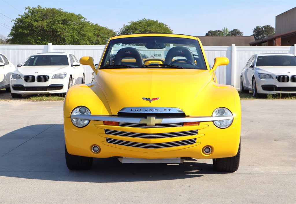 Used 2003 Chevrolet SSR w/ Preferred Equipment Group RWD image 4