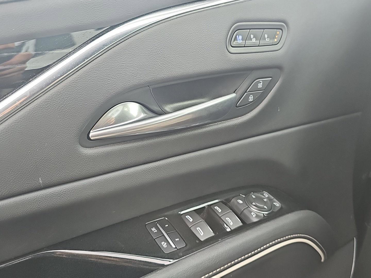 Used 2023 Cadillac Escalade Sport AWD/4WD image 17