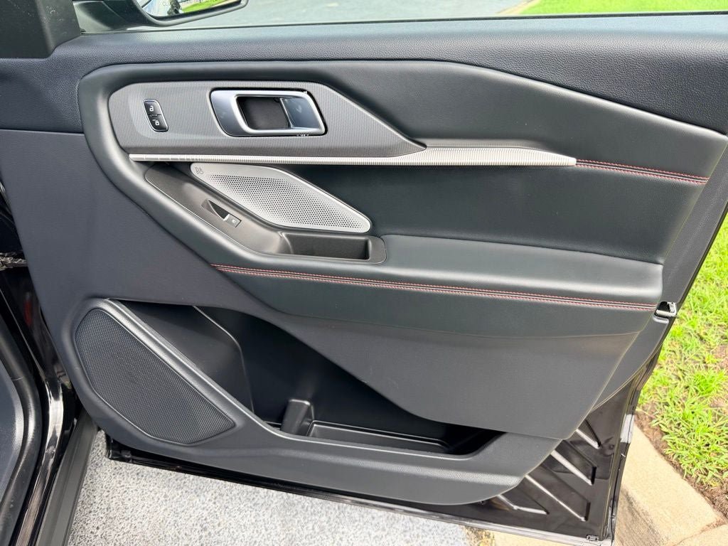 Certified 2025 Ford Explorer ST RWD image 14