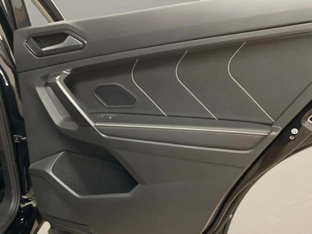 Used 2023 Volkswagen Tiguan SE w/ Panoramic Sunroof Package FWD image 78