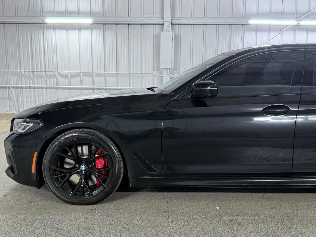 Used 2023 BMW M550i xDrive w/ Executive Package image 15