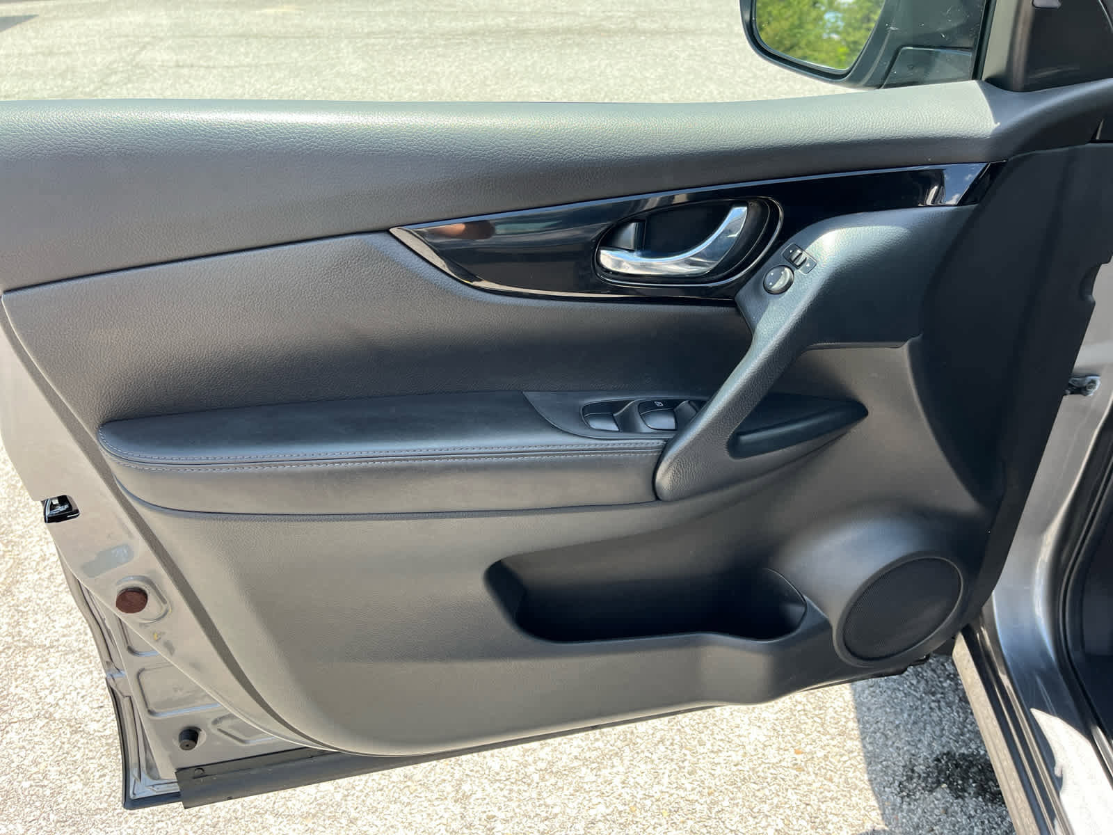 Used 2022 Nissan Rogue Sport SL AWD/4WD image 11