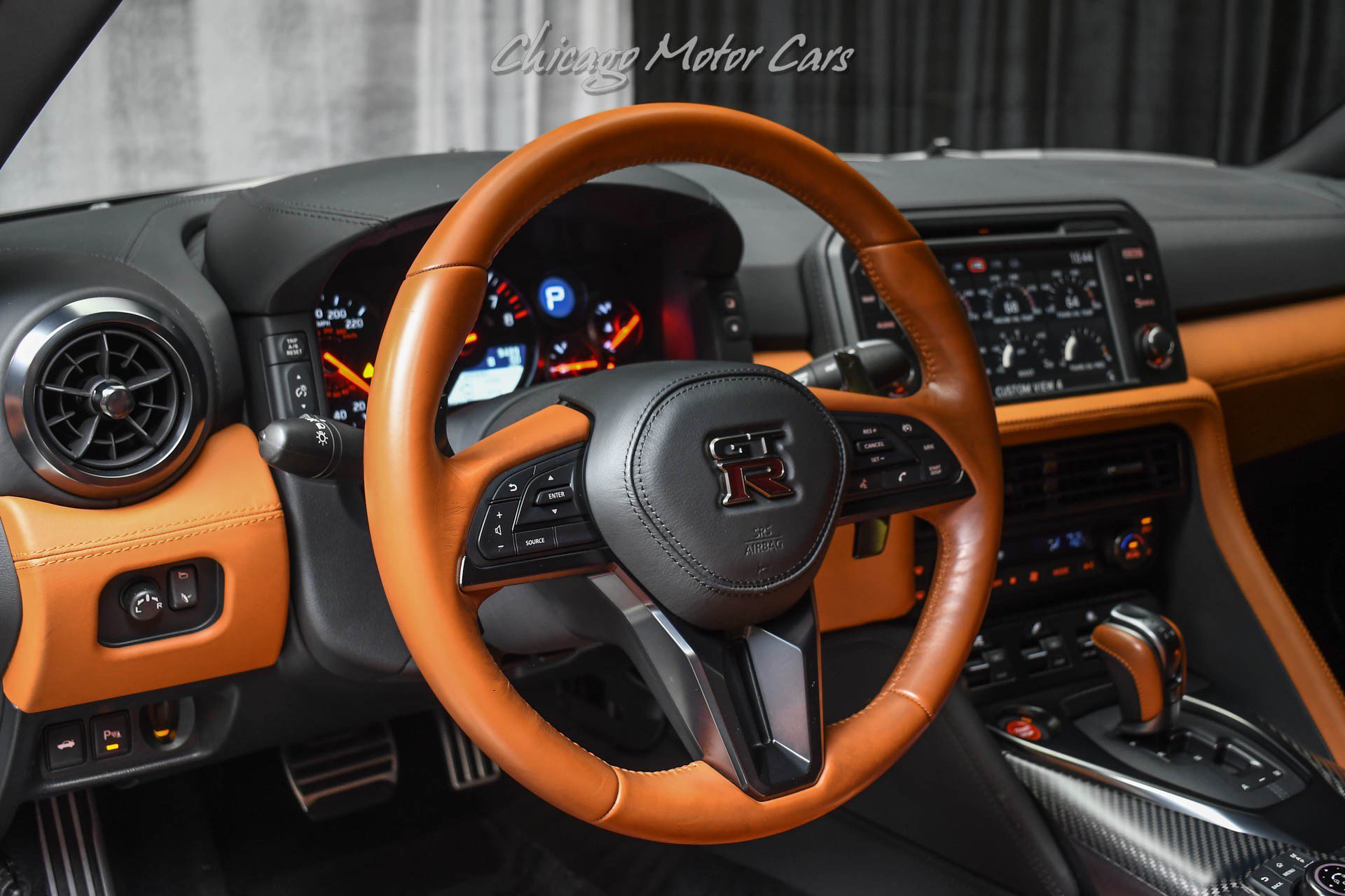 Used 2017 Nissan GT-R Premium w/ Premium Interior Package AWD/4WD image 9