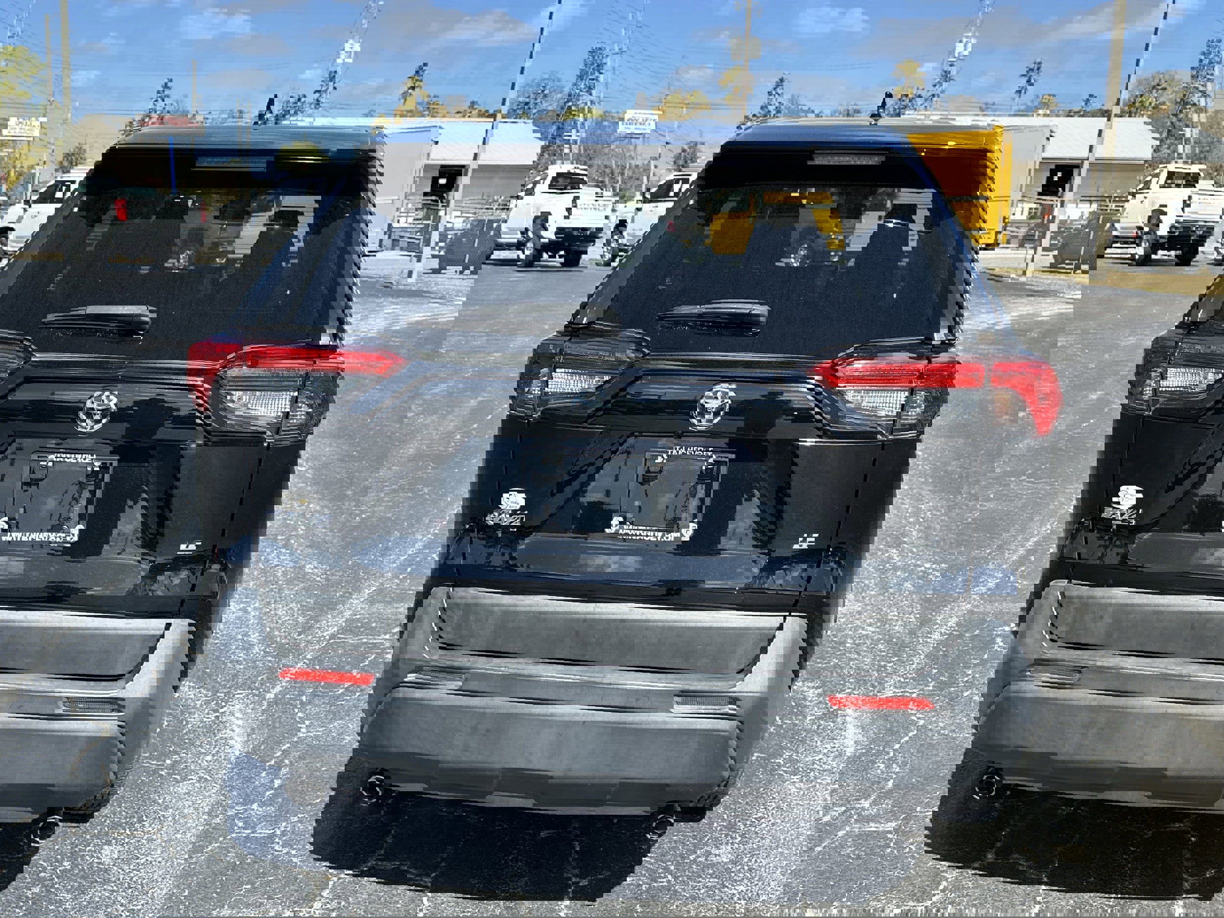 Used 2023 Toyota RAV4 LE image 5