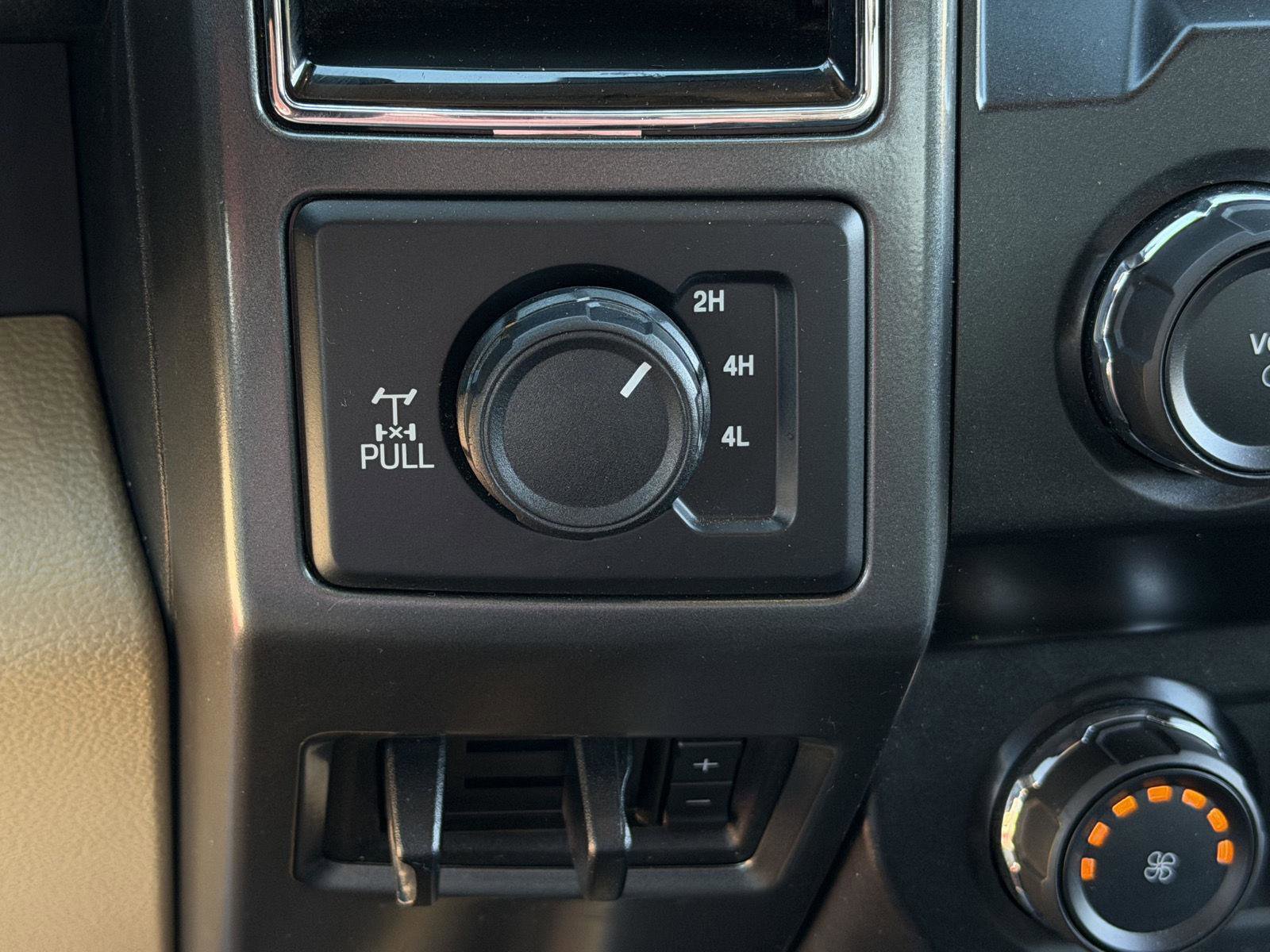 Used 2021 Ford F250 XLT w/ XLT Premium Package image 17