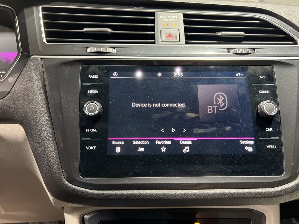 Used 2024 Volkswagen Tiguan SE R-Line image 38