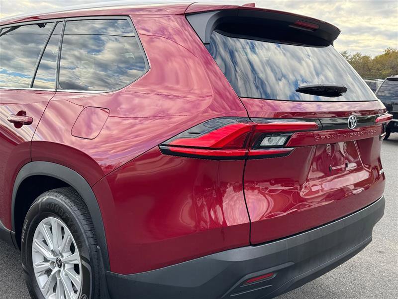 Used 2024 Toyota Grand Highlander XLE image 19