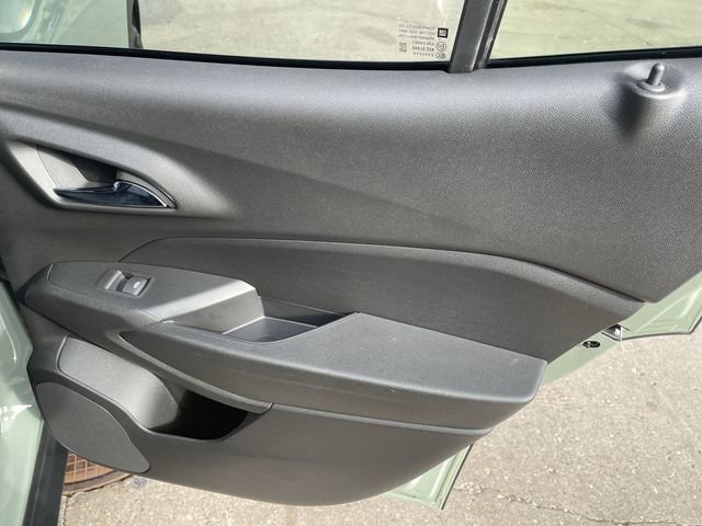 Used 2024 Chevrolet Trax RS w/ Sunroof Package image 14