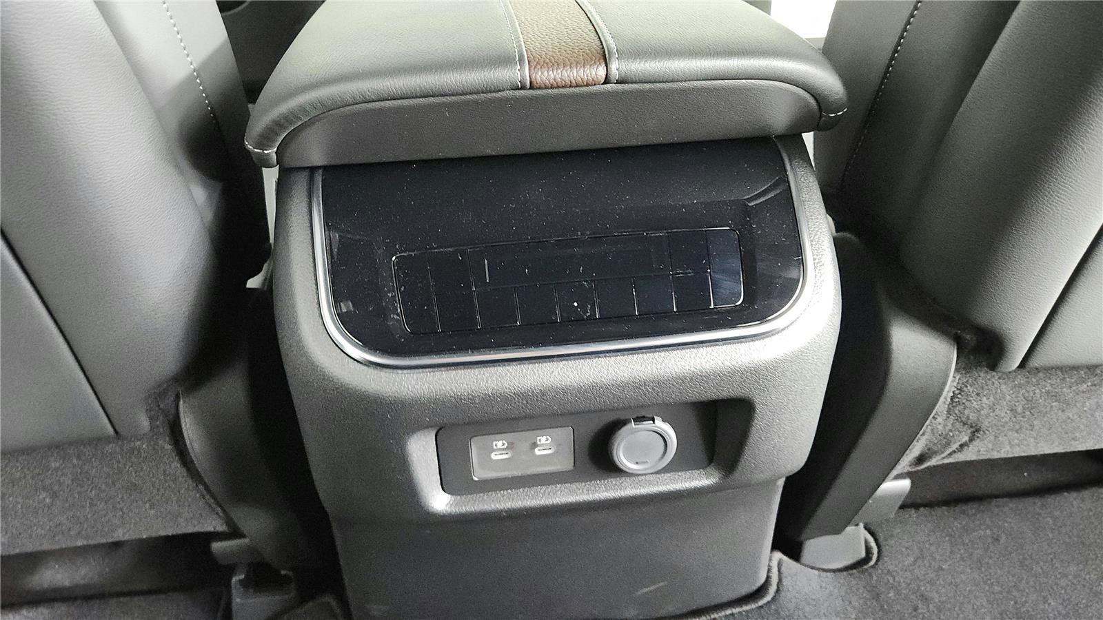 Certified 2025 Nissan Armada SL w/ Captain's Chari Seat Package AWD/4WD image 16