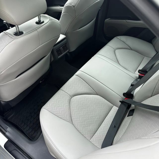 Used 2022 Toyota Camry XLE w/ Navigation Package FWD image 16