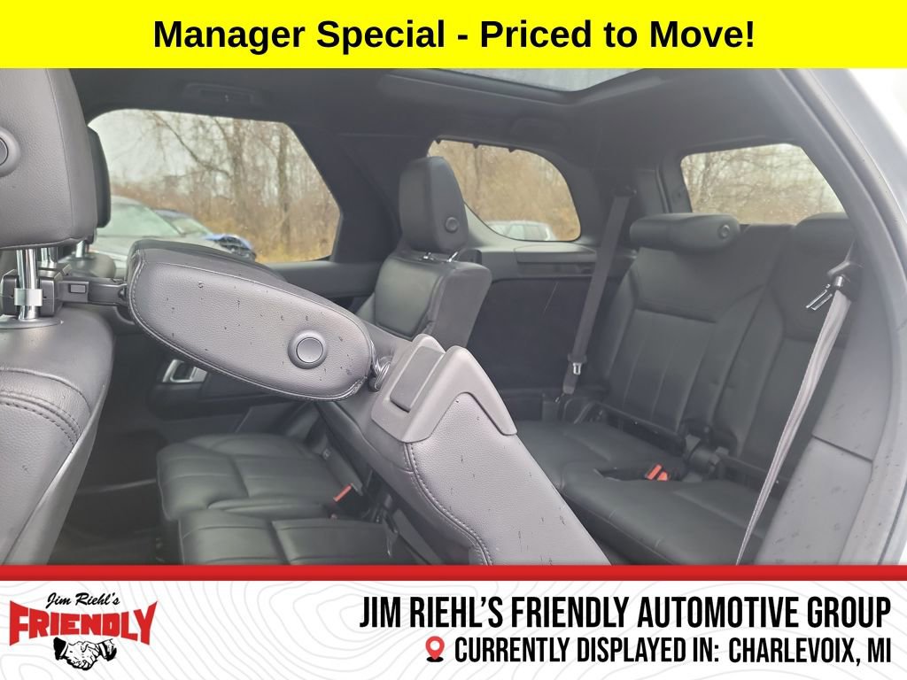 Used 2018 Land Rover Discovery SE image 31