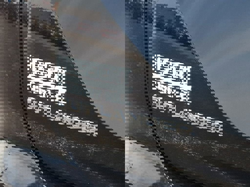 Used 2022 Mitsubishi Outlander ES image 32