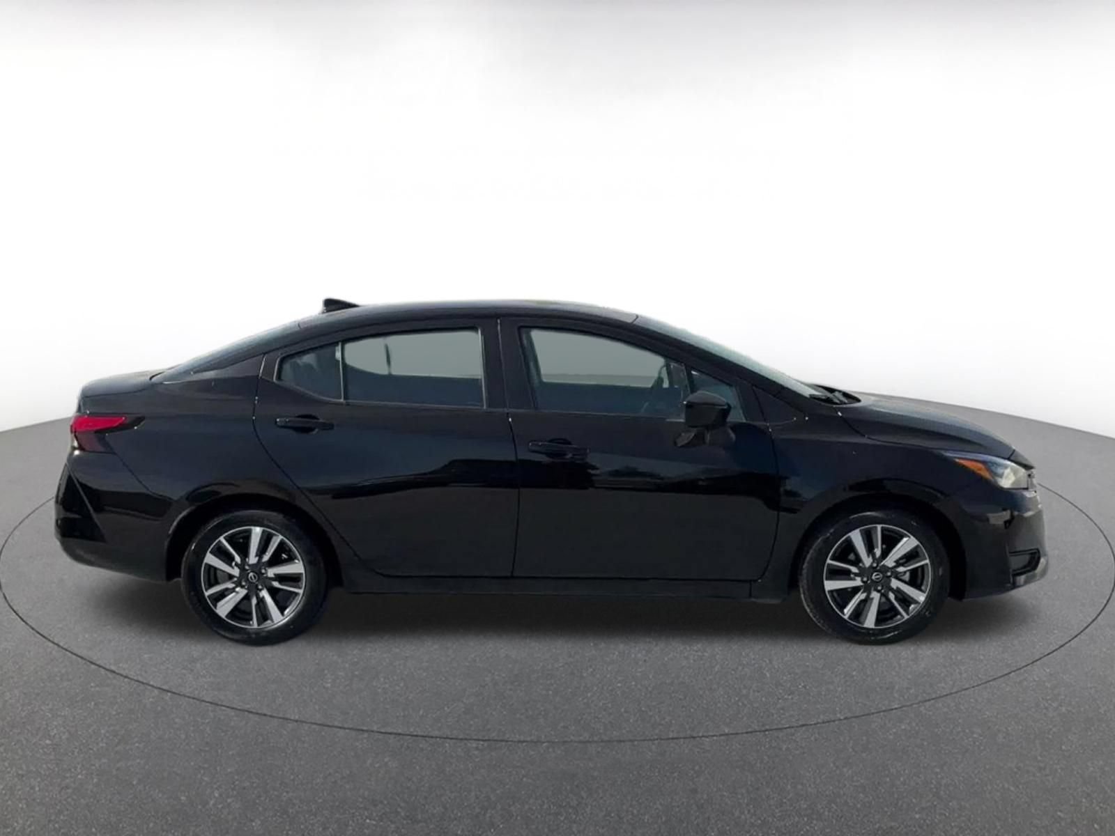 Used 2025 Nissan Versa SV FWD image 15