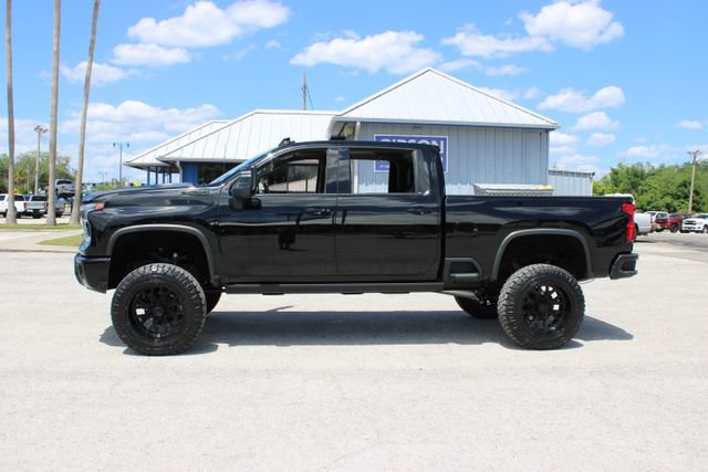 Used 2024 Chevrolet Silverado 2500 LTZ w/ LTZ Plus Package AWD/4WD image 6