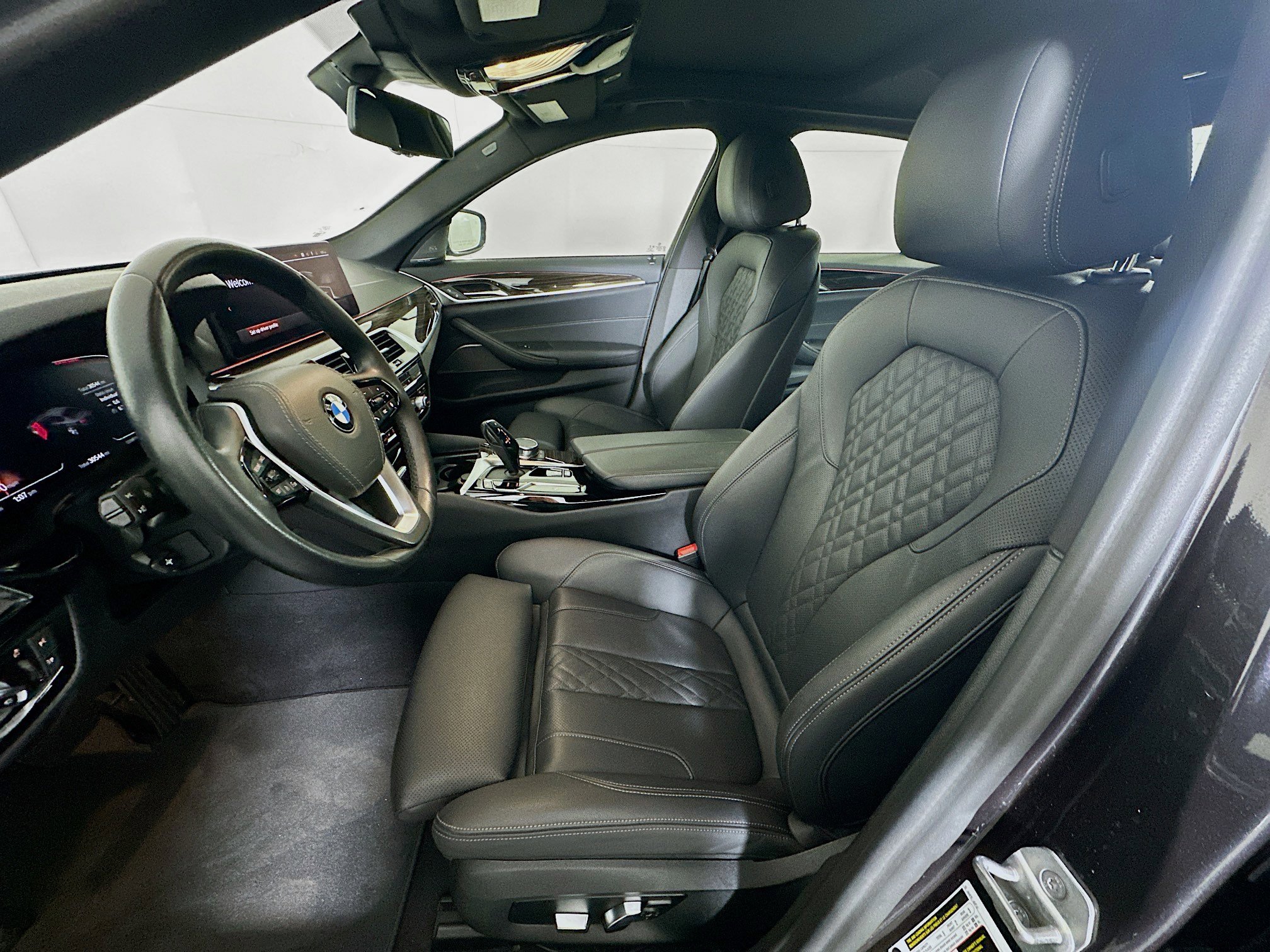 Used 2023 BMW 530i w/ Premium Package image 13