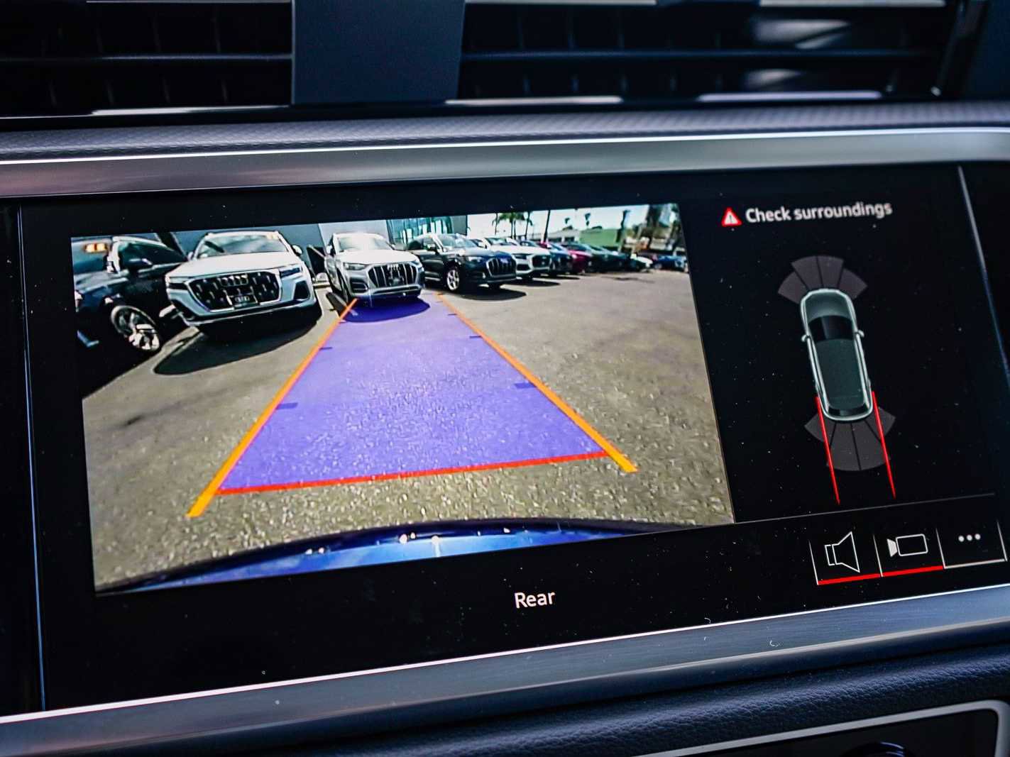 Used 2025 Audi Q3 2.0T Premium w/ Convenience Package image 23