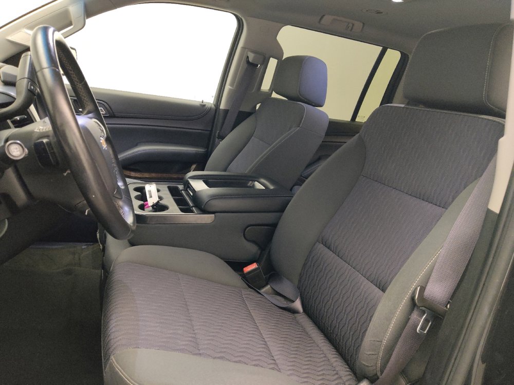 Used 2016 Chevrolet Suburban LS RWD image 17