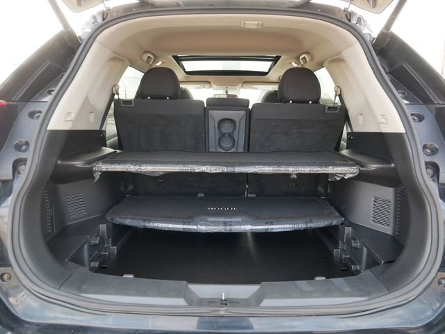 Used 2017 Nissan Rogue SV image 18