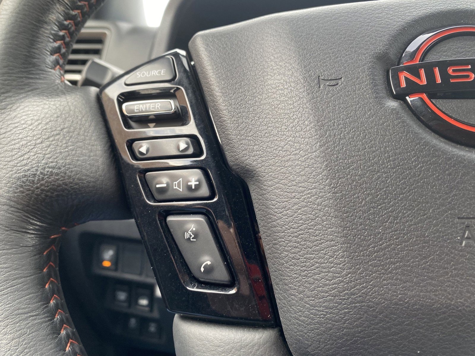 Used 2023 Nissan Frontier PRO-4X w/ Pro Convenience Package image 26