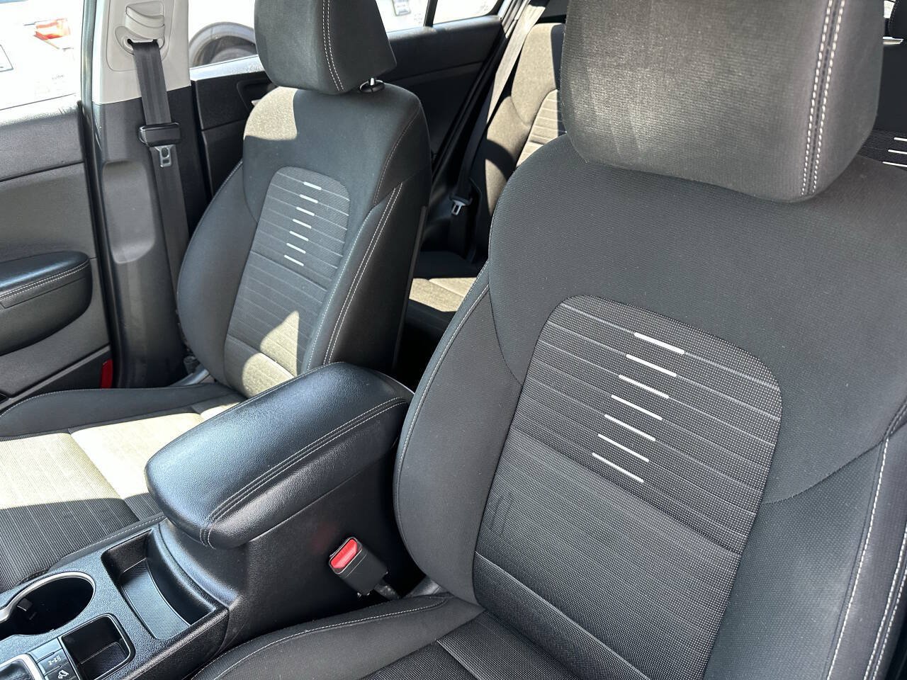 Used 2020 Kia Sportage LX w/ LX Popular Package AWD/4WD image 12