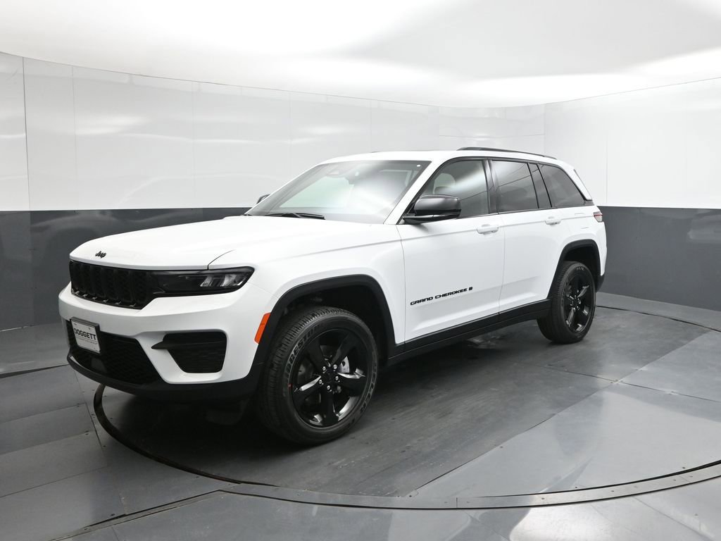 New 2025 Jeep Grand Cherokee Altitude image 34