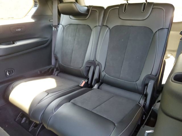 New 2025 Jeep Grand Cherokee L Altitude image 16