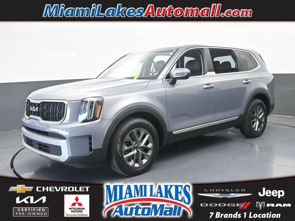 Used 2024 Kia Telluride LX FWD image 1