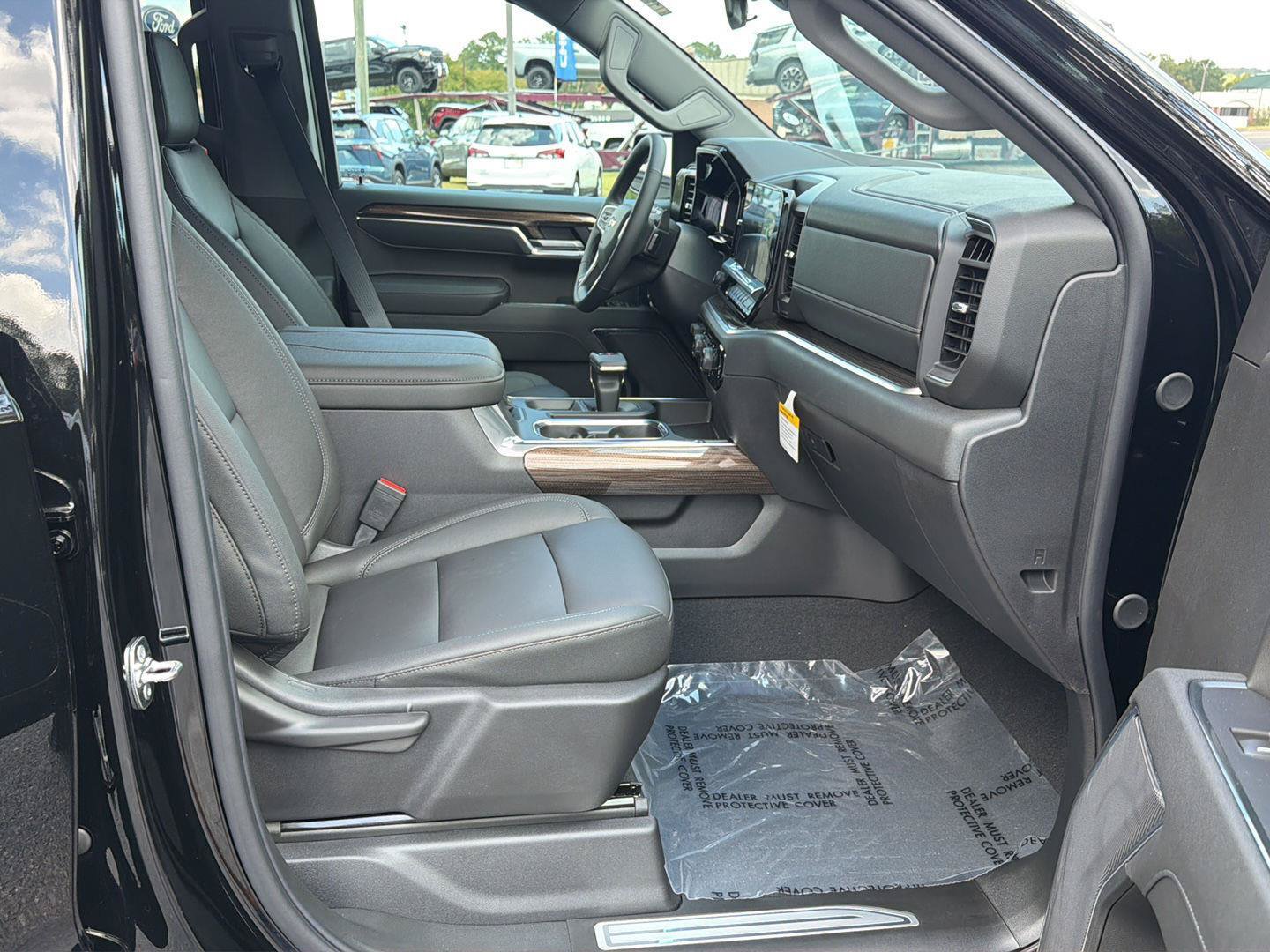 New 2026 Chevrolet Silverado 1500 LT w/ Leather Package RWD image 13