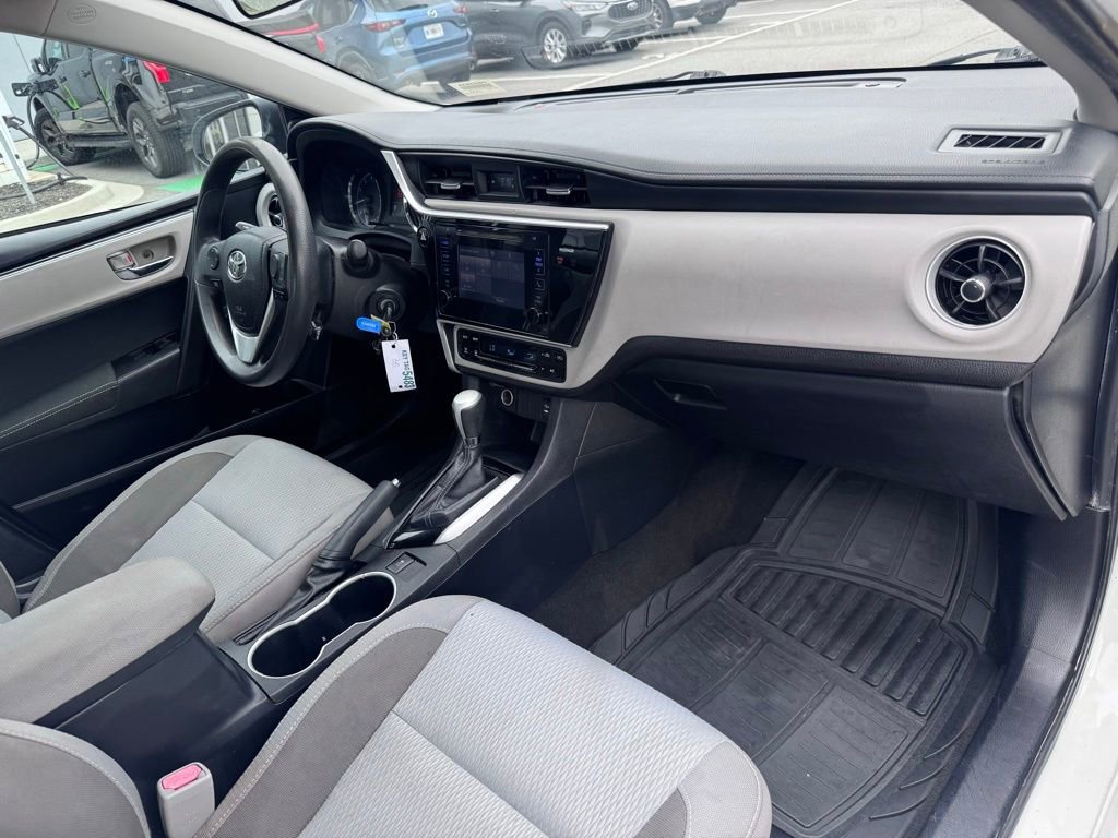Used 2017 Toyota Corolla LE FWD image 22