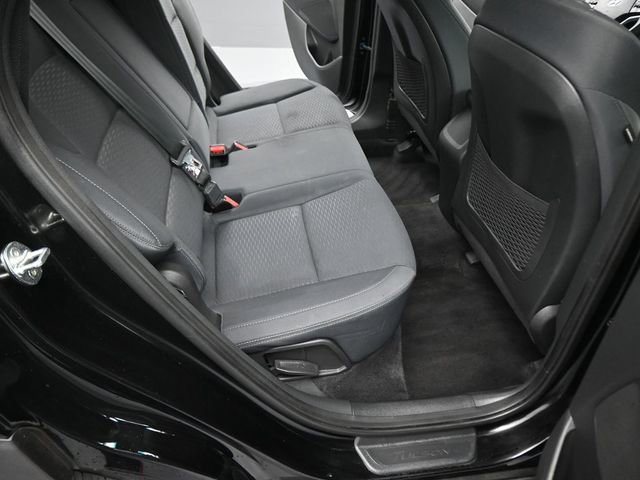 Used 2021 Hyundai Tucson SE w/ Cargo Package image 16