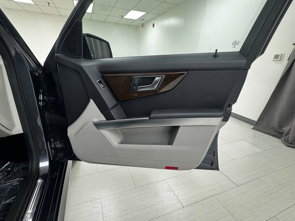 Used 2015 Mercedes-Benz GLK 350 4MATIC image 13