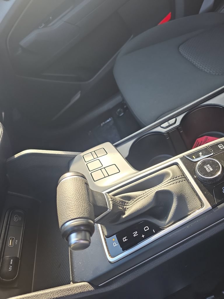 Used 2025 Kia Sportage LX FWD image 21