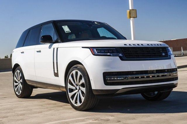New 2025 Land Rover Range Rover SE image 3