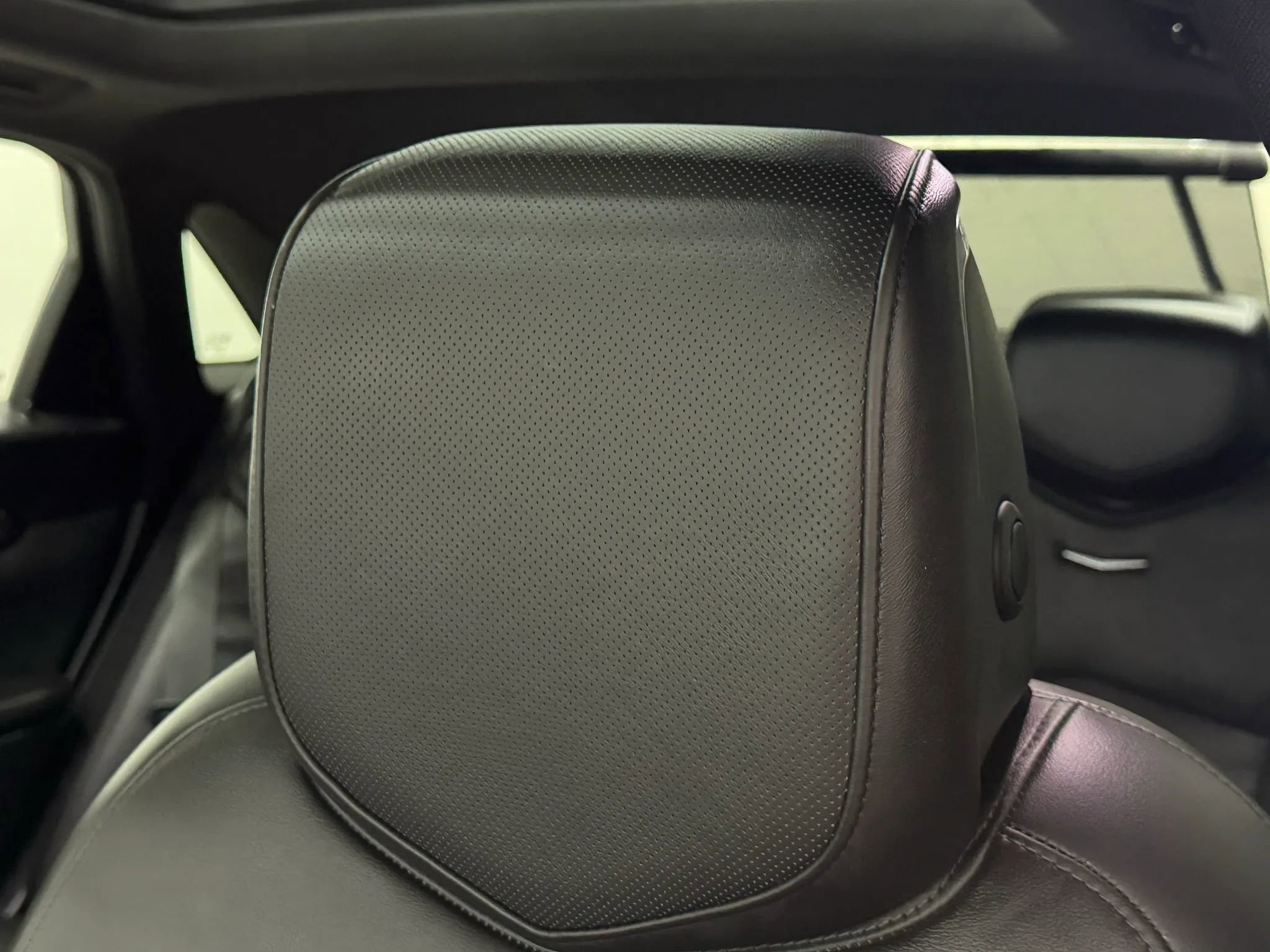 Used 2020 Cadillac CT6 Premium Luxury w/ LPO, Exterior Accent Package AWD/4WD image 33