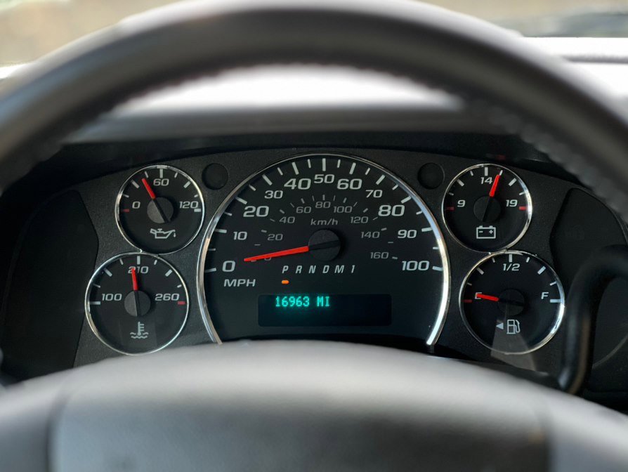 Used 2023 GMC Savana 2500 w/ Driver Convenience Package image 12