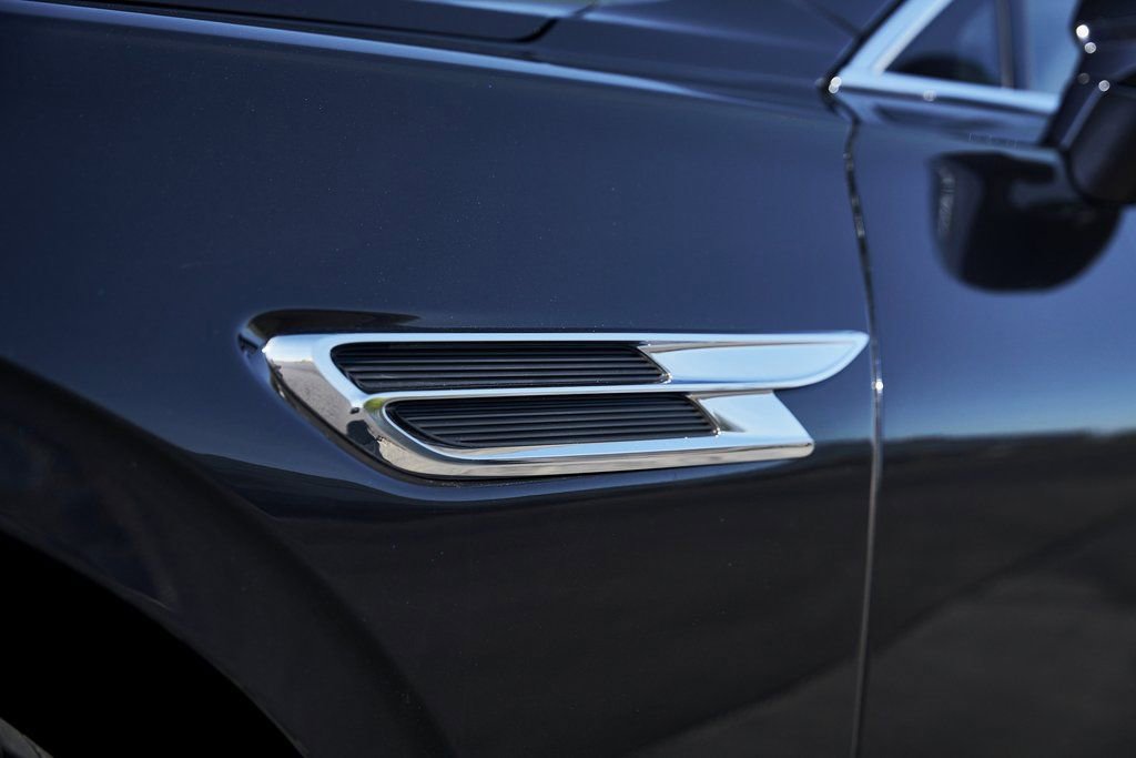 Used 2024 Bentley Flying Spur V8 AWD/4WD image 9