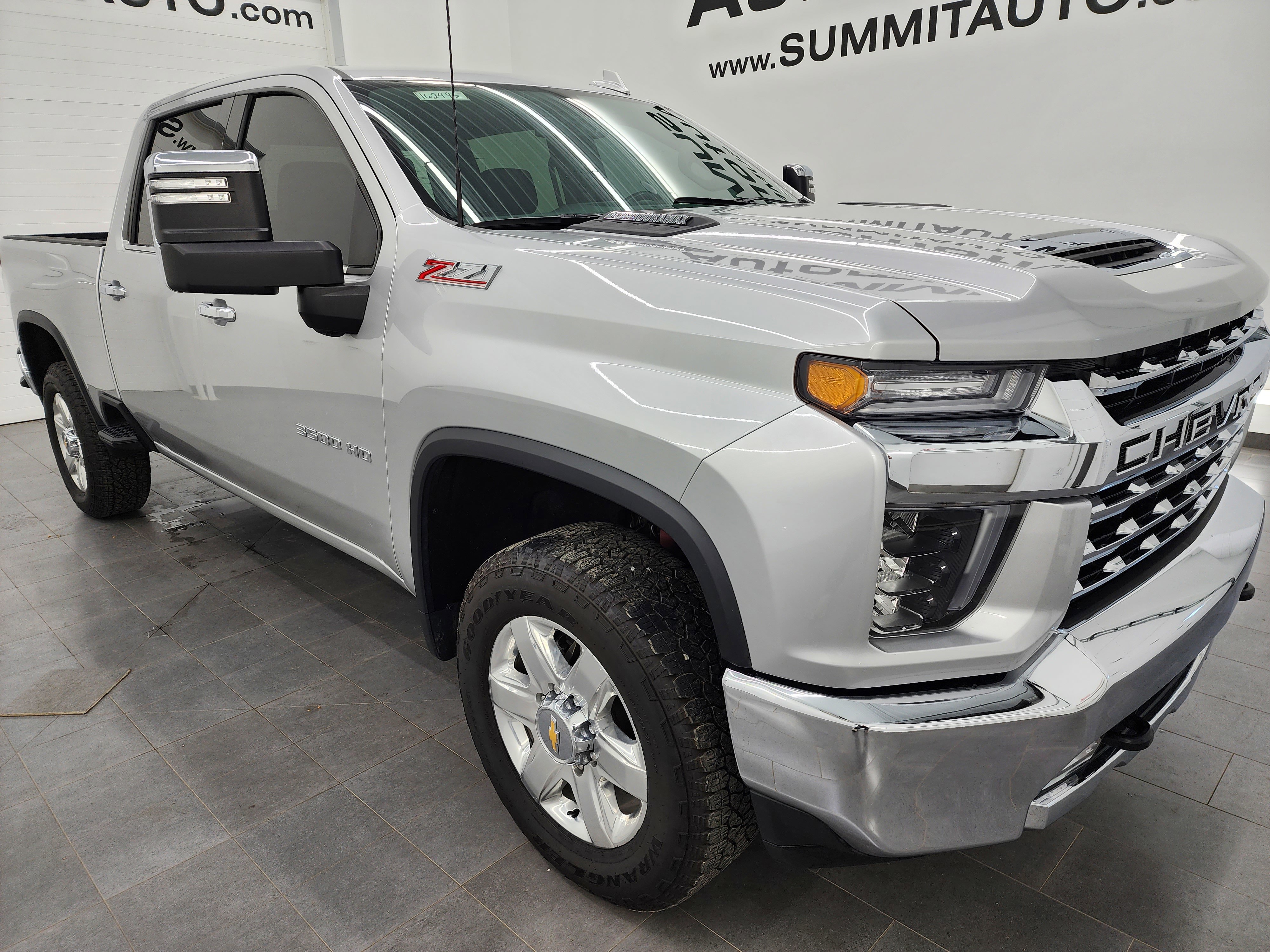 Used 2023 Chevrolet Silverado 3500 LTZ w/ Gooseneck/5TH Wheel Package AWD/4WD image 2